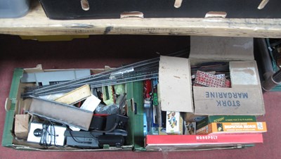 Lot 1111 - Toys to include monopoly, inspector morse,...