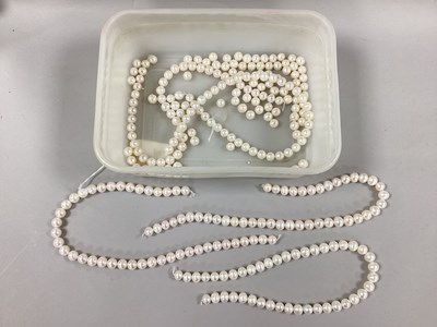 Lot 104 - Modern Fresh Water Pearl Beads for Restringing.