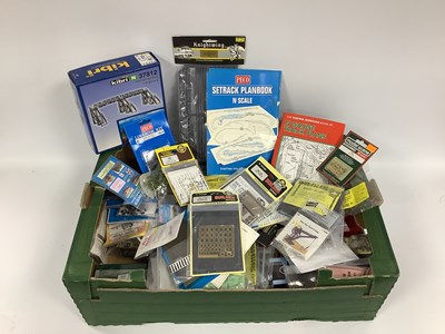 Lot 348 - A large quantity of N gauge accessories and...