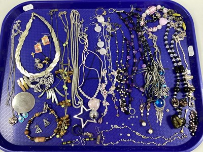 Lot 227 - A Collection of Modern Costume Jewellery, to...