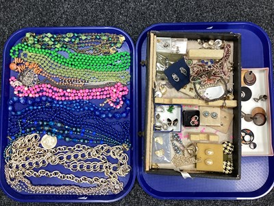 Lot 180 - Vintage and Later Costume Jewellery, including...