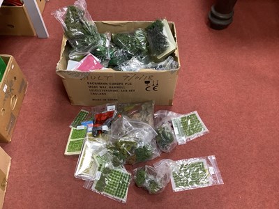 Lot 369 - A large quantity of model trees in multiple...