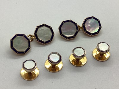 Lot 46 - A Pair of Art Deco Style 9ct Gold Mother of...