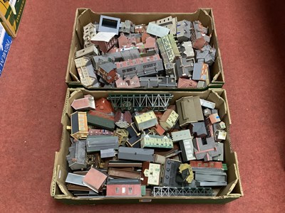 Lot 344 - A large quantity (in two boxes) of N gauge...