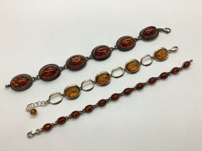 Lot 85 - An Amber Coloured Cabochon Bracelet, of...