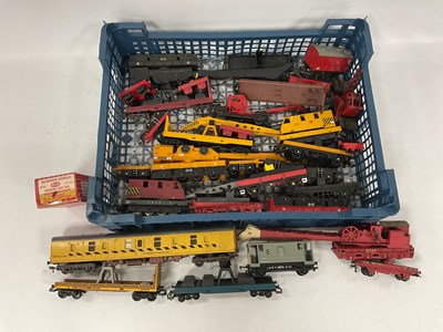 Lot 486 - Seven 00 gauge cranes with match and other...