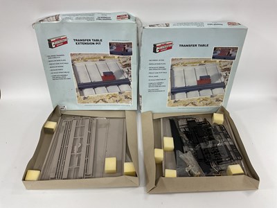 Lot 862 - A pair of boxed Walther HO scale kits for a...