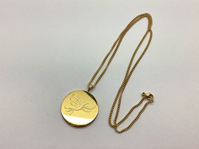 Lot 67 - An 18ct Gold Disc Pendant, of circular form,...