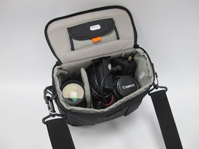 Lot 1432 - Canon EOS 500D DSRL Camera with kit EF-S...