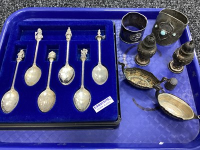 Lot 19 - EXQUISITE Vintage Christmas Theme Collectors...