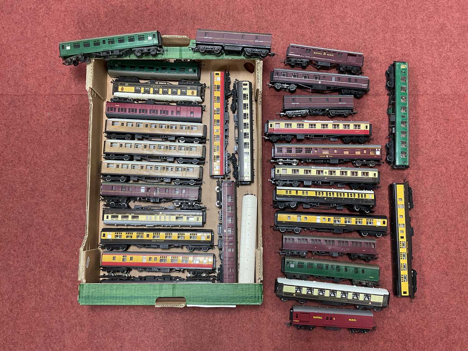 Lot 393 - Approximately thirty 00 gauge coaches, by...