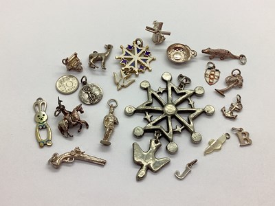 Lot 123 - A Gilt Metal and Enamel Huguenot Cross Pendant,...