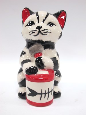 Lot 1326 - Lorna Bailey - Buster the Cat, 13cm high.