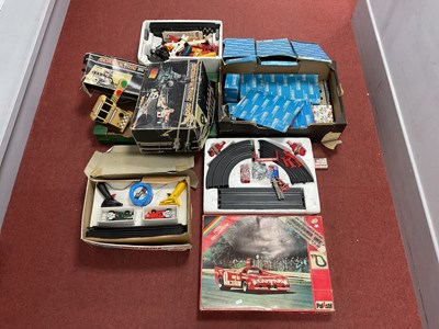 Lot 640 - Slot Car Interest to include Scalextric 1:32...