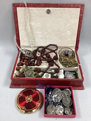 Lot 201 - Vintage and Later Costume Jewellery, including...