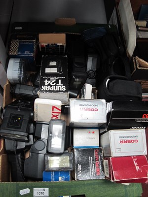 Lot 1070 - Camera Flash Units; Cobra D400, Hanimex Tz...