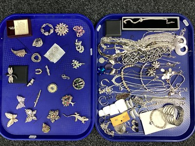 Lot 191 - A Collection of Modern Costume Jewellery, in...