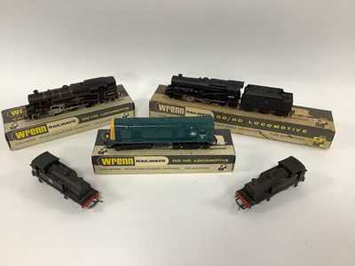 Lot 736 - Five Wrenn 00 gauge locomotives: an 8F 2-8-0...