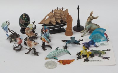 Lot 1252 - Frogman Gems (x 2), Albany birds, Herend style...