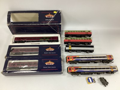 Lot 540 - A collection of 00 modern multiple units...