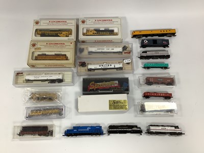 Lot 519 - A quantity of American N gauge, including two...