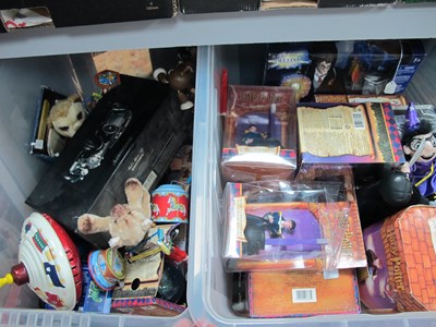 Lot 1078 - Harry Potter Memorabilia, models, etc,...