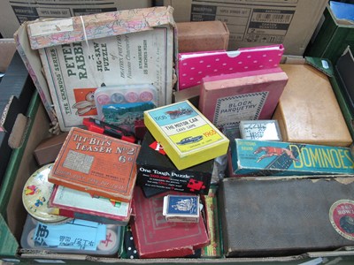 Lot 1095 - A large quantity of vintage cards and other...