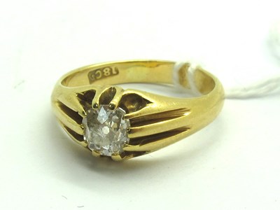 Lot 194 - An Antique Diamond Ring, the old cut stone...