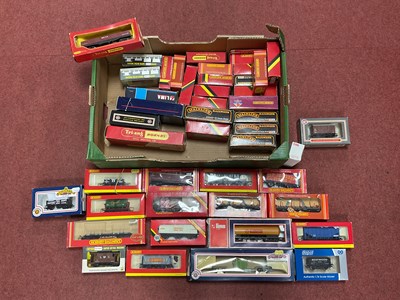 Lot 327 - Approximately forty-five boxed 00 gauge wagons...