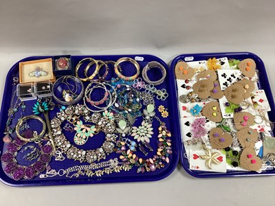 Lot 191 - A Collection of Modern Costume Jewellery, to...