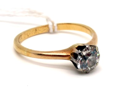 Lot 127 - A Single Stone Diamond Ring, the old cut stone...