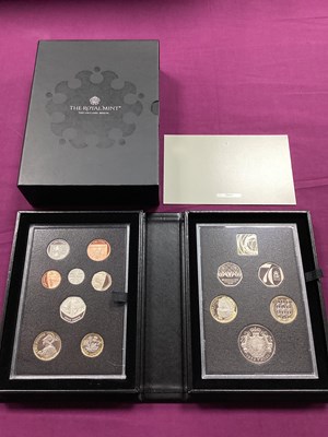 Lot 90 - 2022 Royal Mint UK Proof Coin Set, cased with...