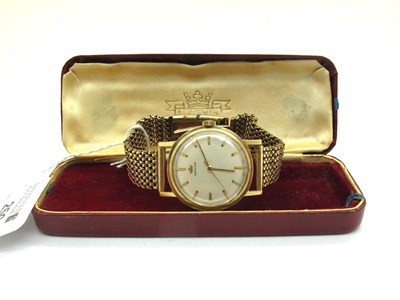 Lot 250 - Marvin; A 9ct Gold Cased Gent's Wristwatch,...