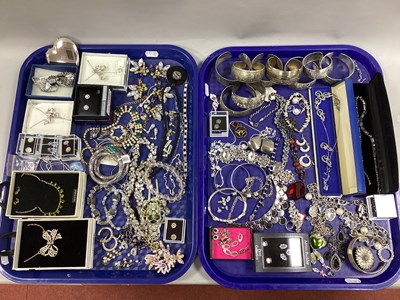 Lot 219 - A Collection of Modern Costume Jewellery, to...