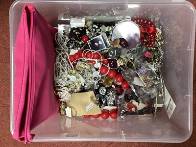 Lot 224 - A Quantity of Modern Costume Jewellery,...