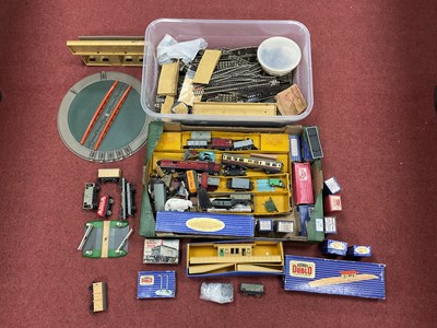 Lot 441 - A quantity of predominantly OO gauge Hornby...