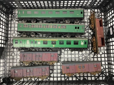 Lot 550 - A collection of 00 gauge Southern Region...