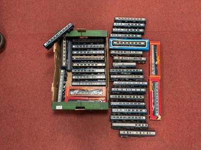 Lot 401 - Approximately thirty-five 00 gauge blue-grey...