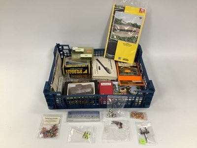 Lot 529 - A quantity of N gauge scenic materials and...