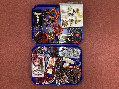 Lot 52 - A Collection of Modern Costume Jewellery, to...