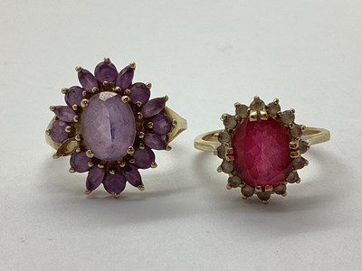 Lot 46 - A 9ct Gold Cluster Ring, of flowerhead design,...