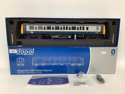 Lot 824 - A Dapol 'O' Gauge #7D-015-001D Class 122...