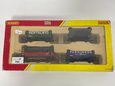 Lot 766 - A boxed Hornby 00 "Railroad Train Pack" ref...