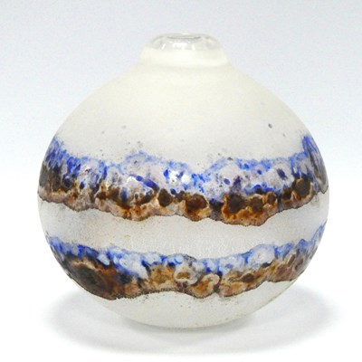 Lot 1009 - An Alfredo Barbini Murano Studio Glass Vase,...