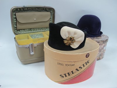 Lot 1455 - A Vintage Frederick Fox Black Felt Pill Box...