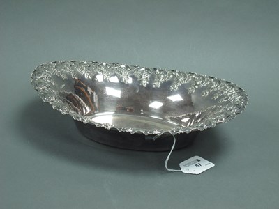 Lot 57 - A Decorative Edwardian Hallmarked Silver Bread...