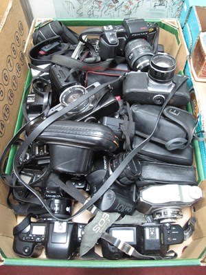 Lot 1015 - Cameras; 35mm SLR, many Canon, Pentax, Minolta,...
