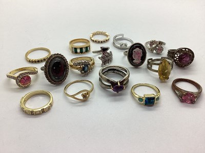 Lot 167 - A Modern Chunky Single Stone Ring, claw set,...
