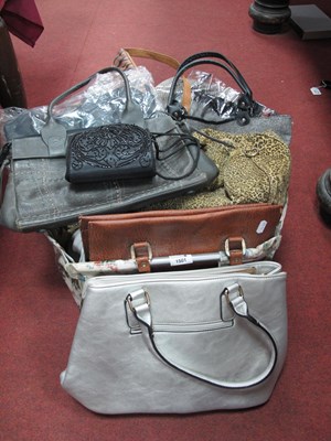 Lot 1501 - A Large Quantity of Ladies' Handbags, to...