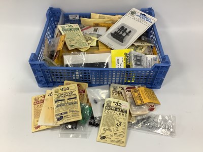 Lot 481 - A quantity of HO scale American outline...